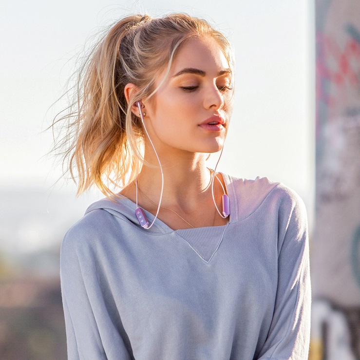 大人気のEARBUD PLUS WIRELESSがデザインと…